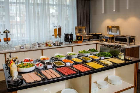 Daily buffet breakfast for a fee