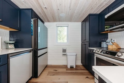 Kitchen_001 (1).jpeg