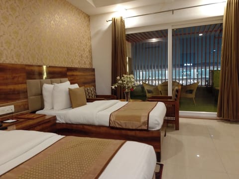 Premium Room | 1 bedroom, premium bedding, desk, soundproofing