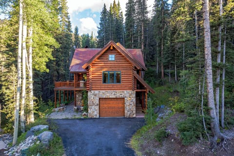 Mountain Village Vacation Rental | 3BR | 3.5BA | Stairs Required | 2,200 Sq Ft