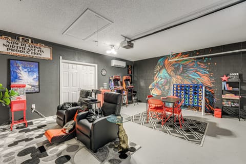 Kissimmee Vacation Rental | 4BR | 2BA | 2 Steps Required | 1,472 Sq Ft
