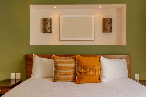 Condo - Image 2