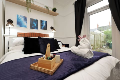 Desk, laptop workspace, soundproofing, iron/ironing board