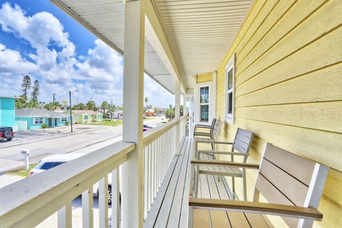Private Balcony with Seating