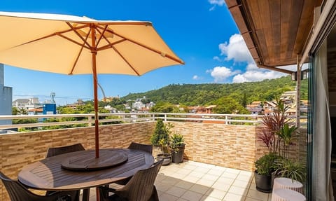 Basic Apartment | Outdoor dining