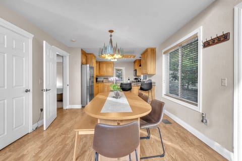 Dining Area - Seating for 8 at the Table in addition to 2 at the Bar.