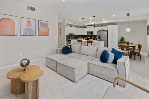 11-web-or-mls-4741clocktower306NextayHomes-11