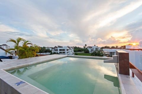 Rooftop tub is not heated; just add water when you want to use it