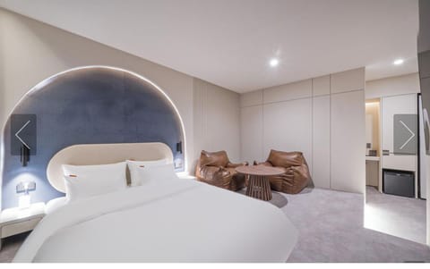 Suite Double Room | Individually decorated, individually furnished, free WiFi, bed sheets