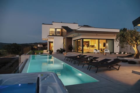 Infinity Pool