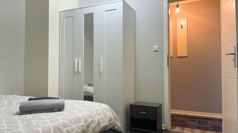 Apartment | Iron/ironing board