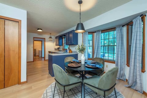 Need a cozy corner for casual bites? Our extended dining area beside the kitchen seats 4 — perfect for morning coffee or a quick snack with friends.