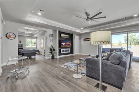 Step into Viva Oasis, where cutting-edge luxury meets timeless tranquility.