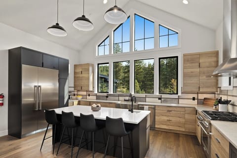 Prep, pour, laugh, and linger, this bright kitchen invites everyone into the moment