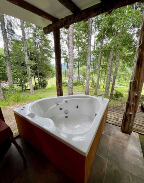 Indoor spa tub