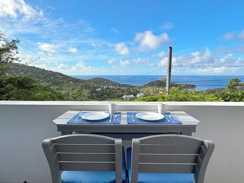 A romantic spot to enjoy dinner for 2 