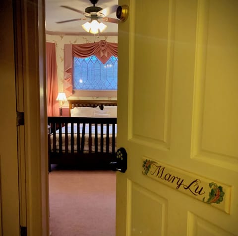 The Mary Lu Room | Free WiFi