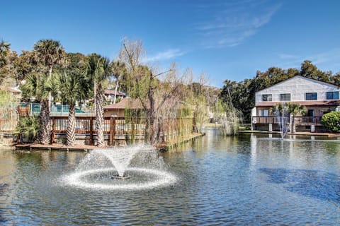 Condo, 3 Bedrooms | Property grounds