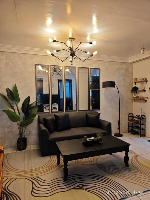 House, 3 Bedrooms, Balcony, Garden View | Living room