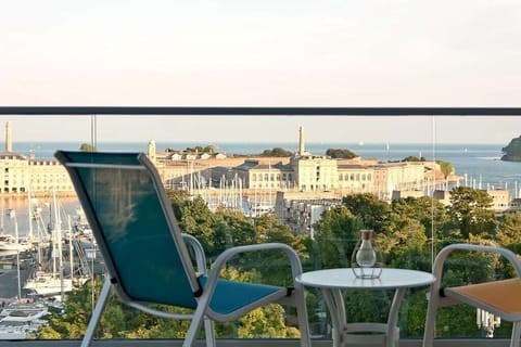 Apartment (2 Bedrooms) | Front of property