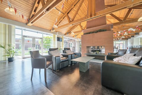 Cottage | Lobby