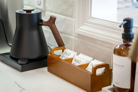 Relax and unwind with our thoughtfully arranged tea station, featuring an elegant kettle and a variety of teas—perfect for savoring quiet mountain mornings or peaceful evenings after a day of adventure.