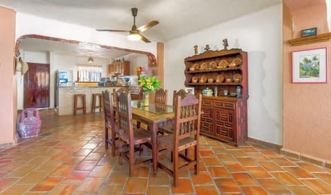 04.Dining table