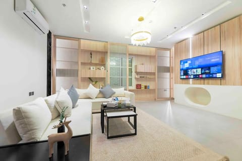Apartment (2 Bedrooms) | Front of property