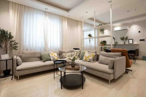 Apartment (2 Bedrooms) | Front of property