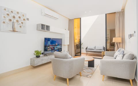 Apartment (2 Bedrooms) | Front of property
