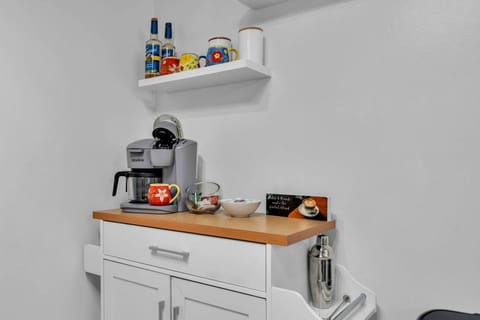 Fresh coffee at your fingertips — Keurig drip & pod coffee maker all in one for your perfect morning pick-me-up