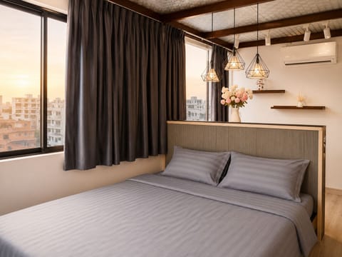Superior Double Room | Desk, blackout drapes, soundproofing, free WiFi