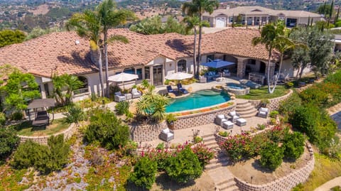 “La Bella Vista” Pool/Entertainment Area