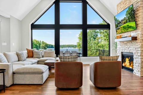 Exterior - Newly built lakefront luxury retreat on the private side of Lake Anna.
