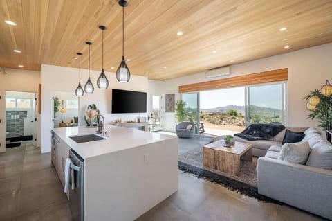 expansive views right outside the back door!