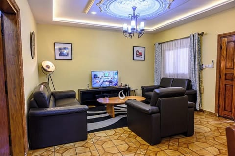 Apartment, 1 Bedroom, Balcony, Garden View | Living room