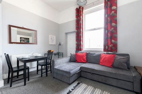 Living Room / Lounge