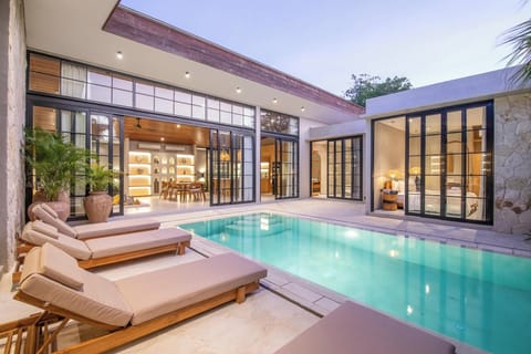 Villa (5 Bedrooms) | Exterior