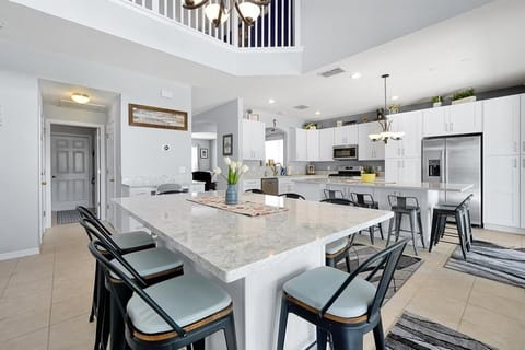 Villa, 6 Bedrooms | Private kitchen