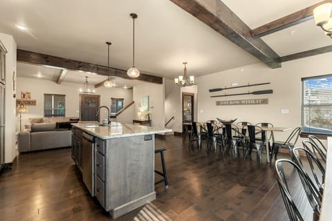 Built for the whole crew. Whether you’re hosting a corporate retreat or a multi-family getaway, our generous seating for 24 ensures your entire group can relax and dine comfortably under one roof.