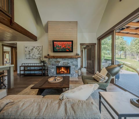 House, Multiple Beds, Hot Tub, Mountain View (Cottage on the 10th Tee) | Living area | 42-inch flat-screen TV with digital channels, fireplace