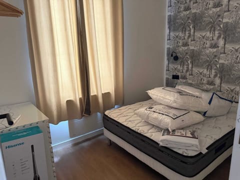 Apartment | 2 bedrooms, laptop workspace, iron/ironing board, bed sheets