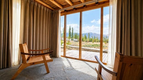 Premium Cabin | Living area
