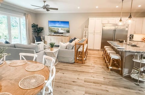 Gather. Dine. Connect. Seating for up to 20 guests — perfect for unforgettable meals together. 🍽️🌅