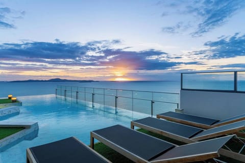 Condo, 1 Bedroom, Accessible, Smoking | Pool | Outdoor pool