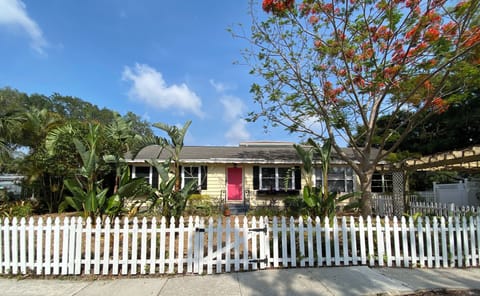 Welcome to our Granada Bungalow