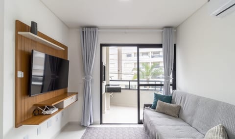 Basic Apartment | Living area