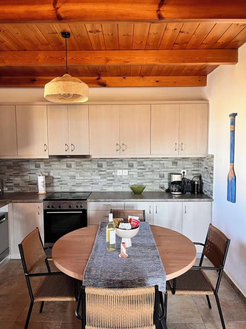 7cae074b-8d92-43ea-9d2d-78509e4b550c