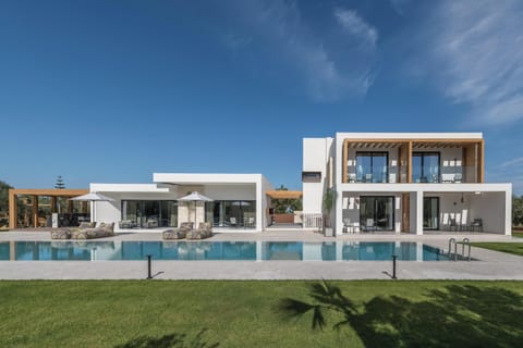 Set among olive groves and infused with the fragrant scents of Cretan nature, Olive Sun Villa offers the ultimate escape.