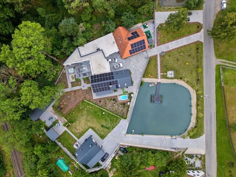 Lake, Canal, Channel, Cottage, Pond, Reservoir, Estate, Bird'S-Eye View, Swimming Pool, Landscaping